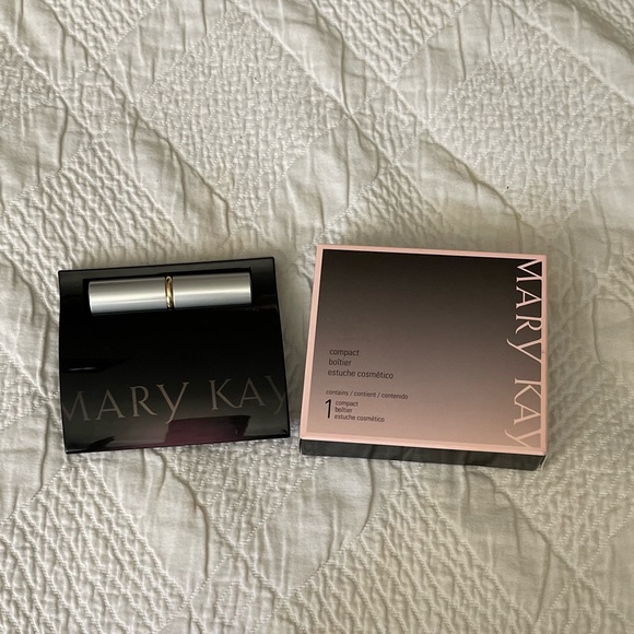 Mary Kay Compact. New - Picture 2 of 9